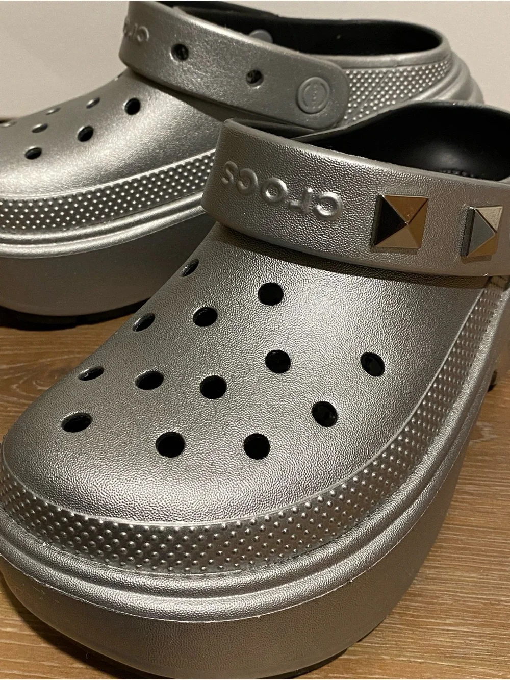 CROCS Metallic Silver Comfort Clog